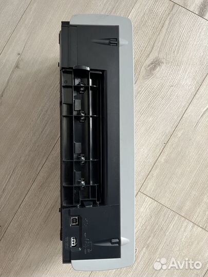 Цветной струйный принтер HP DeskJet 5743