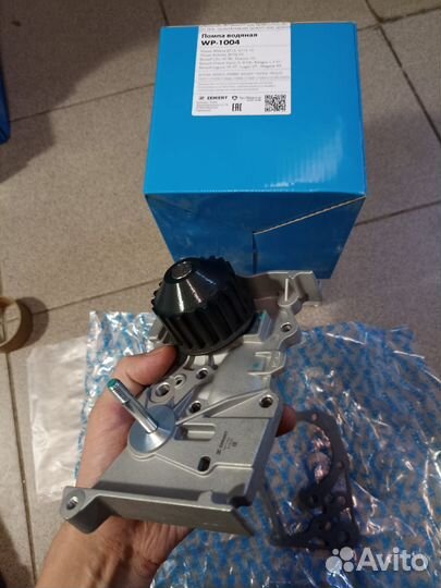 Помпа водяная renault logan 1.6 16v