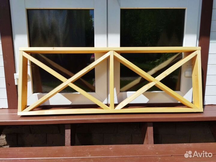 Декоративное ограждение окна в беседке