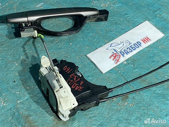 Замок двери задний правый Mitsubishi Outlander XL