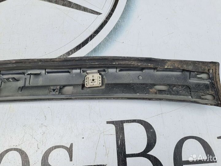 Накладка передней стойки кузова Mercedes CL215