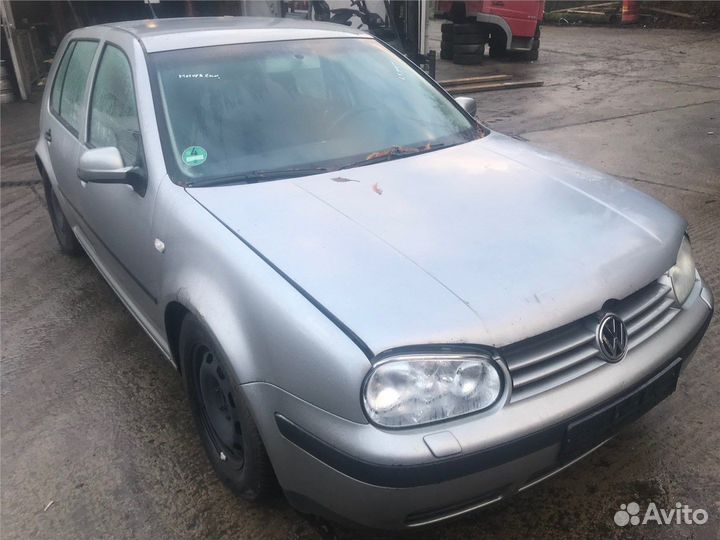 Разбор на запчасти Volkswagen Golf 4