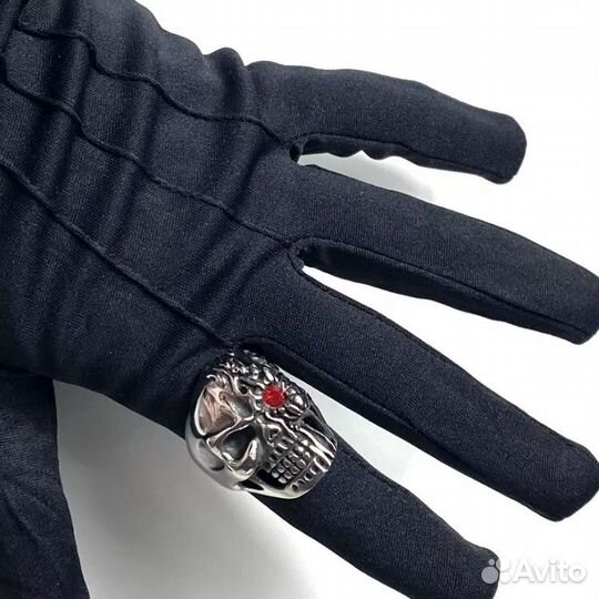 Мужской перстень череп