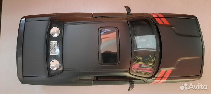 Dodge-Challenger-24-Maisto