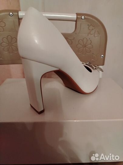 Обувь новая