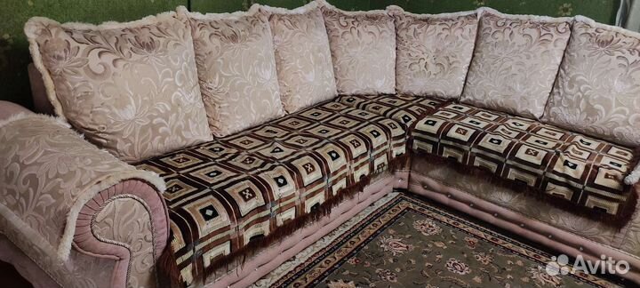 Угловой диван и кресло