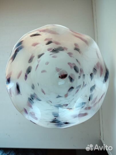 Ваза на ножке,конфетница сульфидное цветное стекло