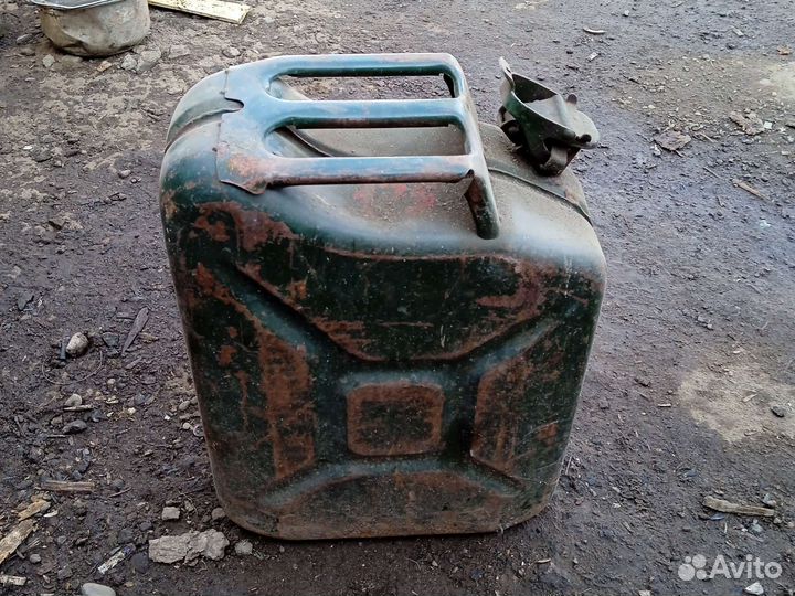 Канистры металлические 20 литров