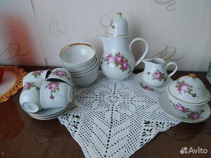 Сервизы чайный и кофейный