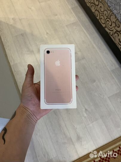 Коробка от iPhone 7