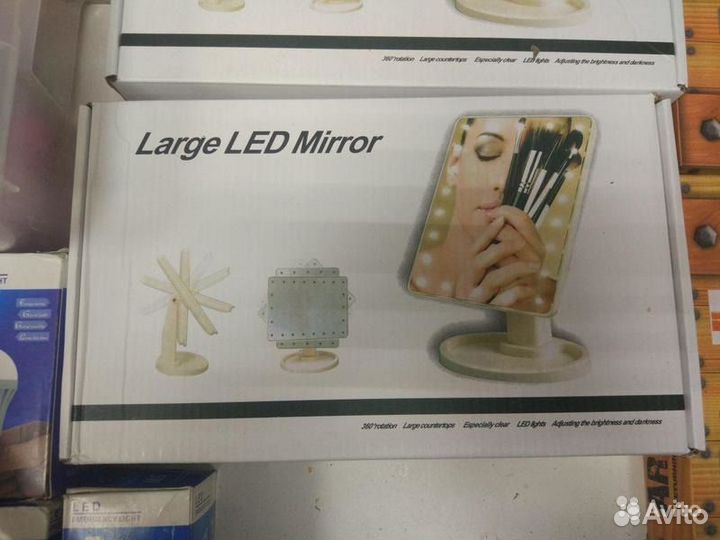 Зеркало с LED подсветкой для макияжа