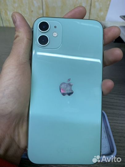 iPhone 11, 64 ГБ