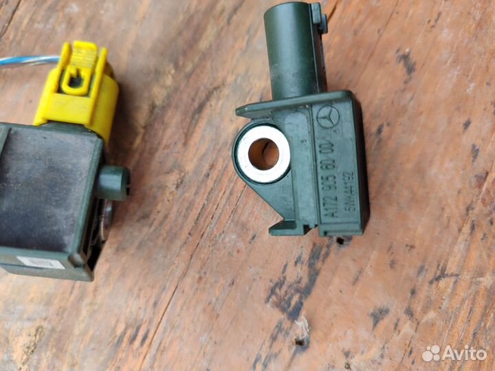 Датчик удара mercedes 212