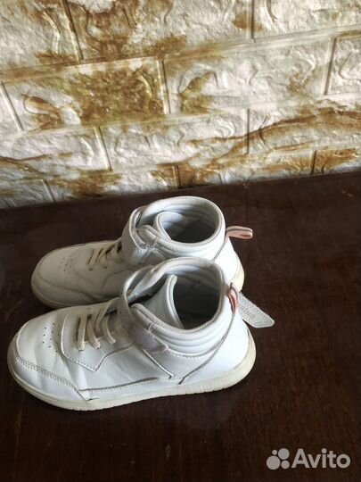 Кроссовки для девочки