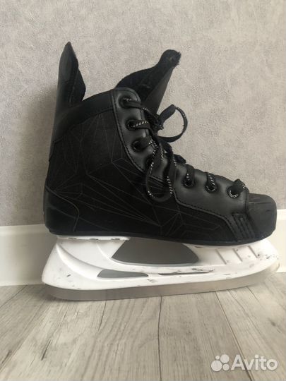 Коньки хоккейные 39 размер