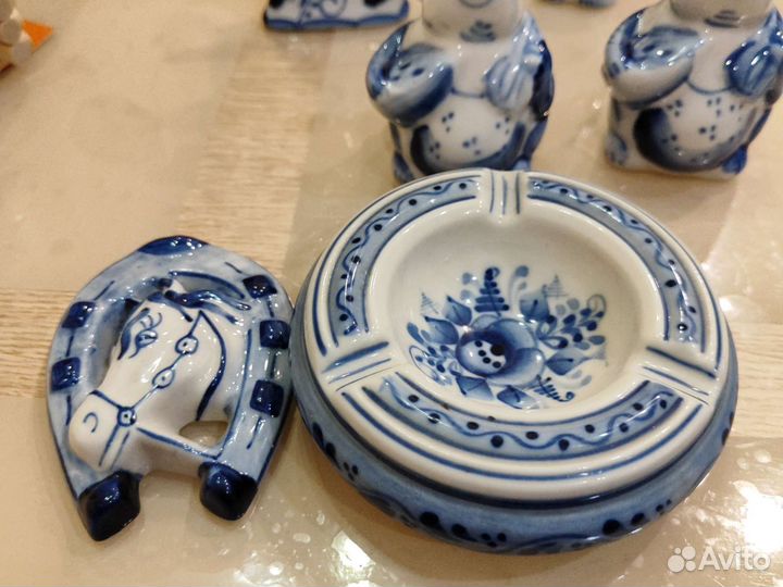 Фарфоровые фигурки гжель