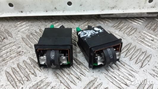 Подлокотник центральный audi A6 C6 (ZML09IX01)