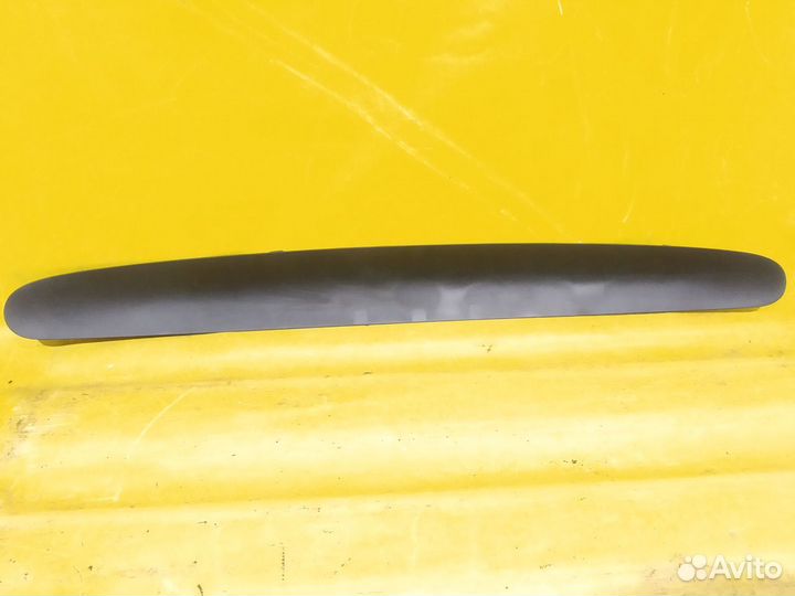 Обшивка крышки багажника VW Touareg фольксваген