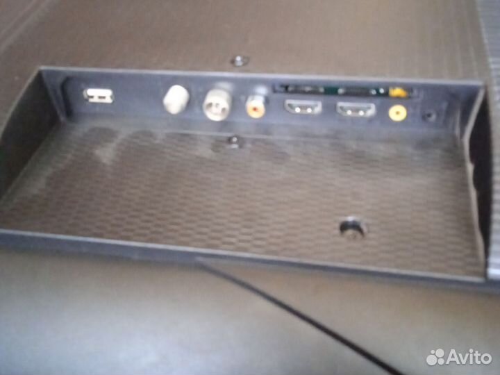 Телевизор tcl LED40D3000