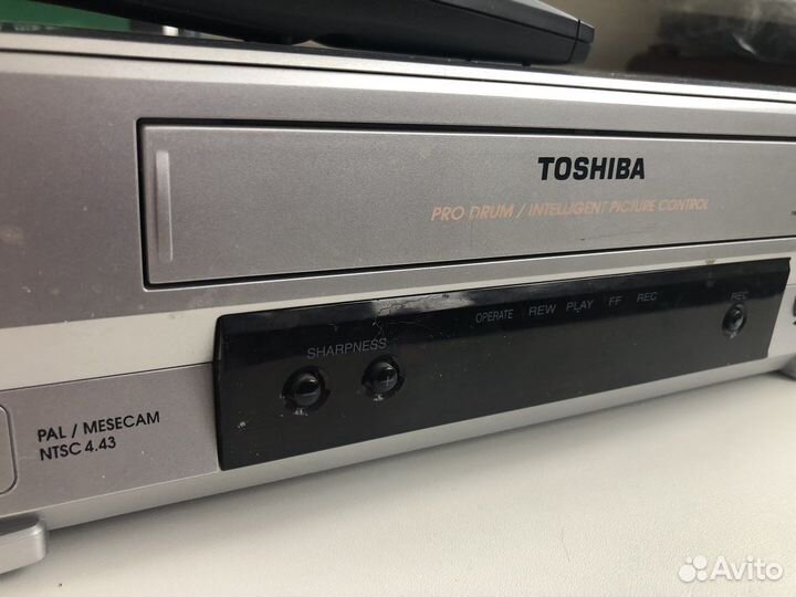 Видеомагнитофон Toshiba