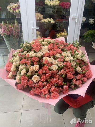 Доставка Цветов и шаров по городу Геленджику