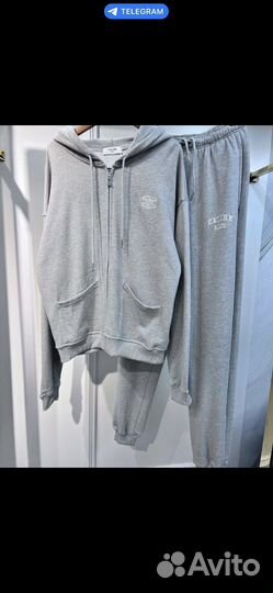 Спортивный костюм женский