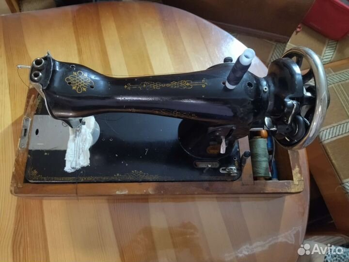 Ручная швейная машинка