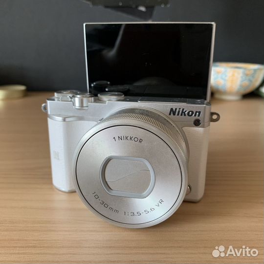 Камера Nikon 1 j5