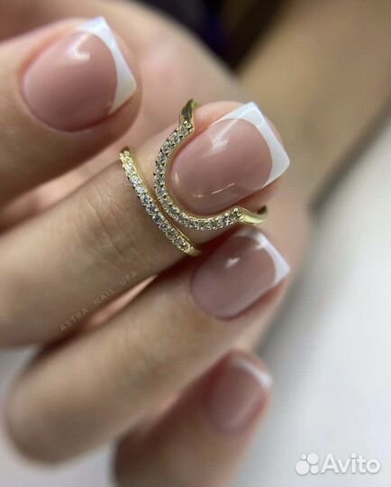 Маникюр с покрытием и укреплением