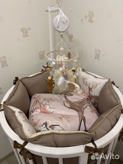 Кроватка детская из массива бука с маятником