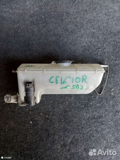 Бачок омывателя на toyota celsior