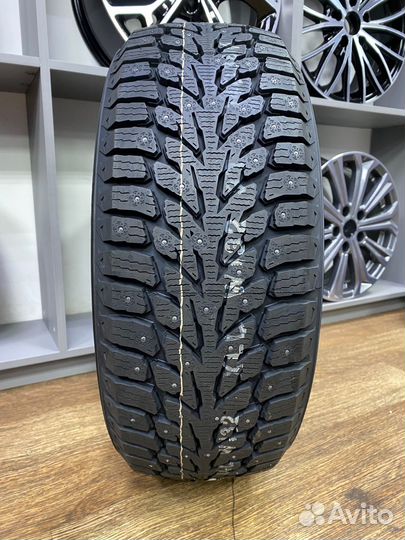 Kumho WinterCraft Ice Wi32 235/60 R18 107T