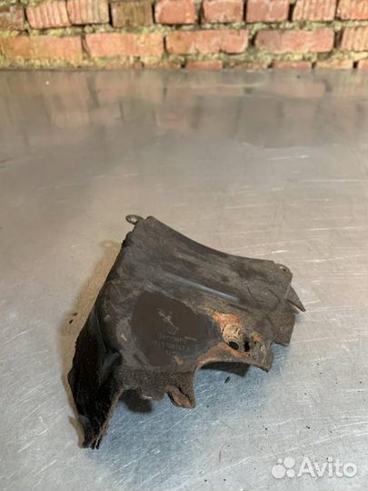 Защита (кожух) ремня грм Skoda Octavia 2 (A5) 2007