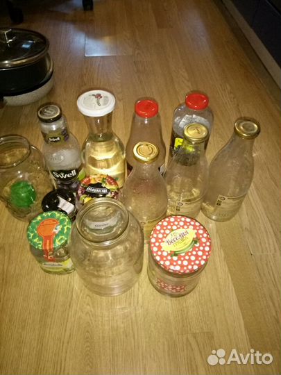 Бутылки под сок и банки