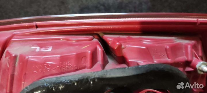 Фонарь в крышку багажника Mitsubishi Lancer X