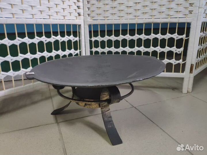 Садж на подставке