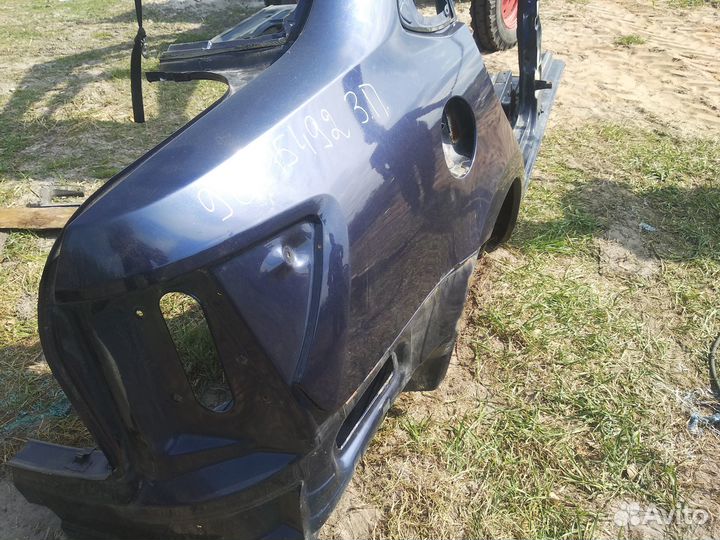 Крыло заднее правое со средней стойкой Лада Гранта