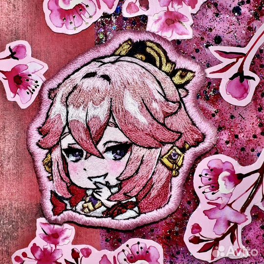 Брошь Яэ Мико