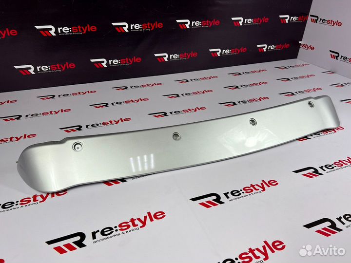 Спойлер Toyota Hiace 200 R1998