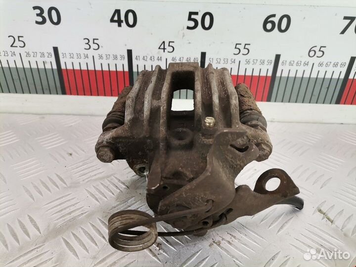 Суппорт задний левый Volkswagen Passat B5 2001