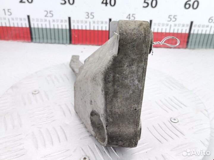 Кронштейн двигателя Opel Astra H/Family рест. 2010