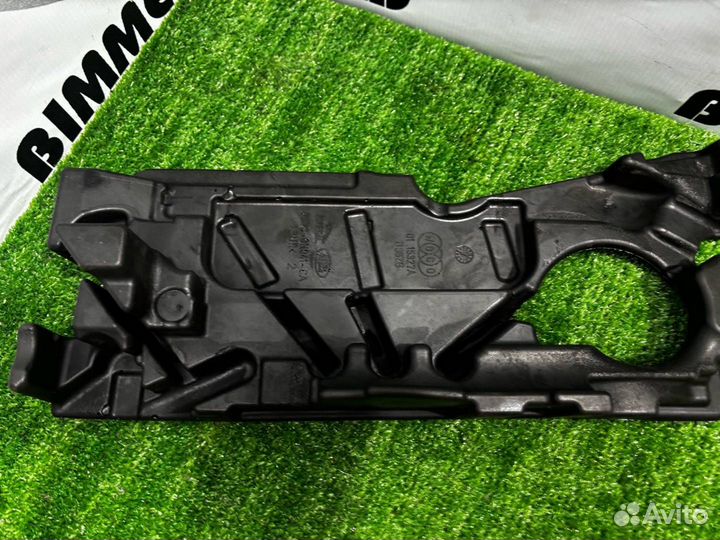 Шумоизоляция крышки двс Jaguar XE X760 2016