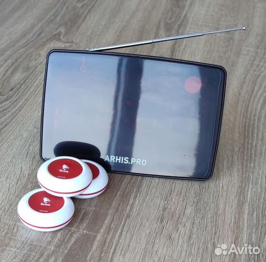 Кнпока вызова официанта и табло отображения вызова