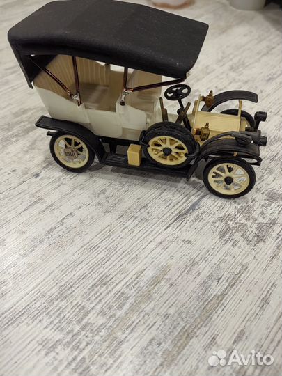 Коллекционная машинка