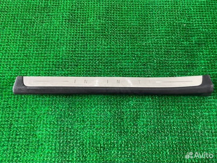 Накладка на порог прав. Infiniti Fx35, Fx45