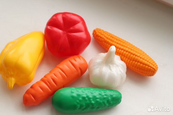 Овощи игрушечные в корзинке