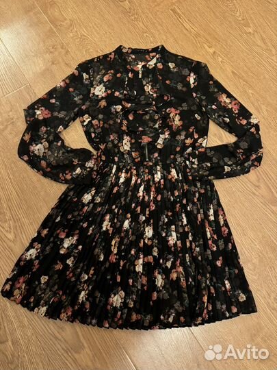 Платья женские XS