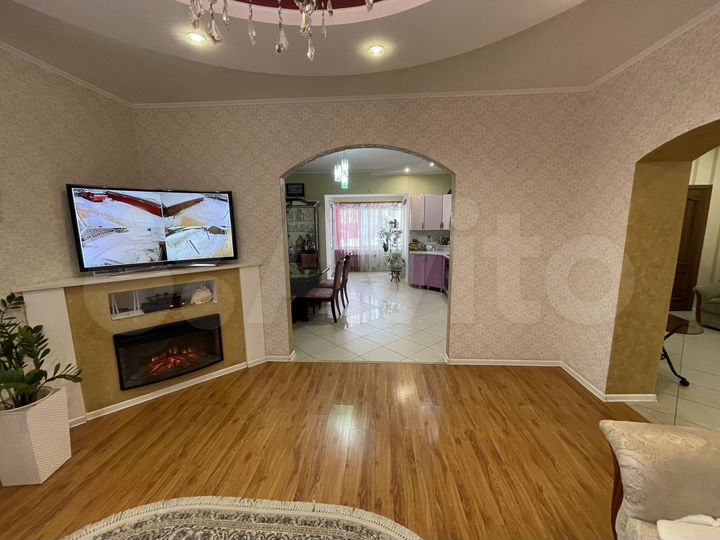 Дом 252 м² на участке 9 сот.