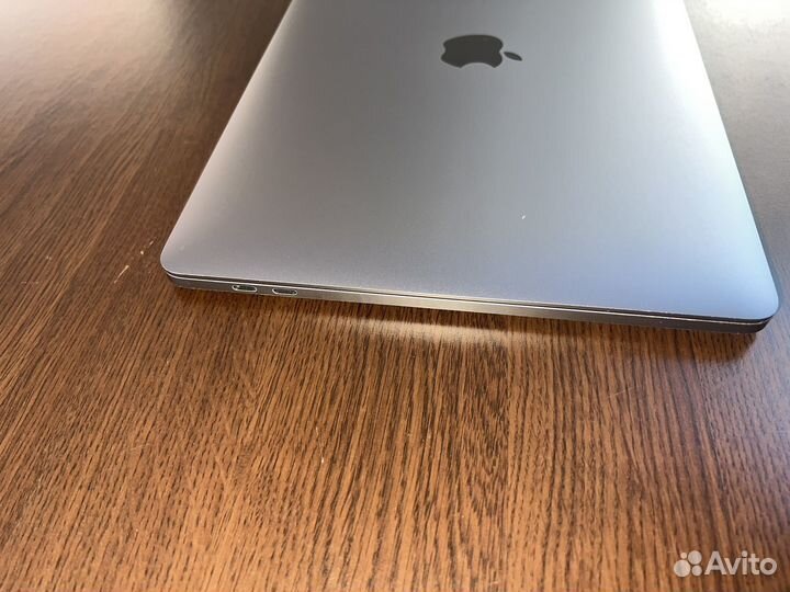 Apple MacBook Pro 13 2016 touch bar