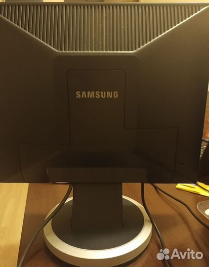 Монитор Samsung SyncMaster 940N 19